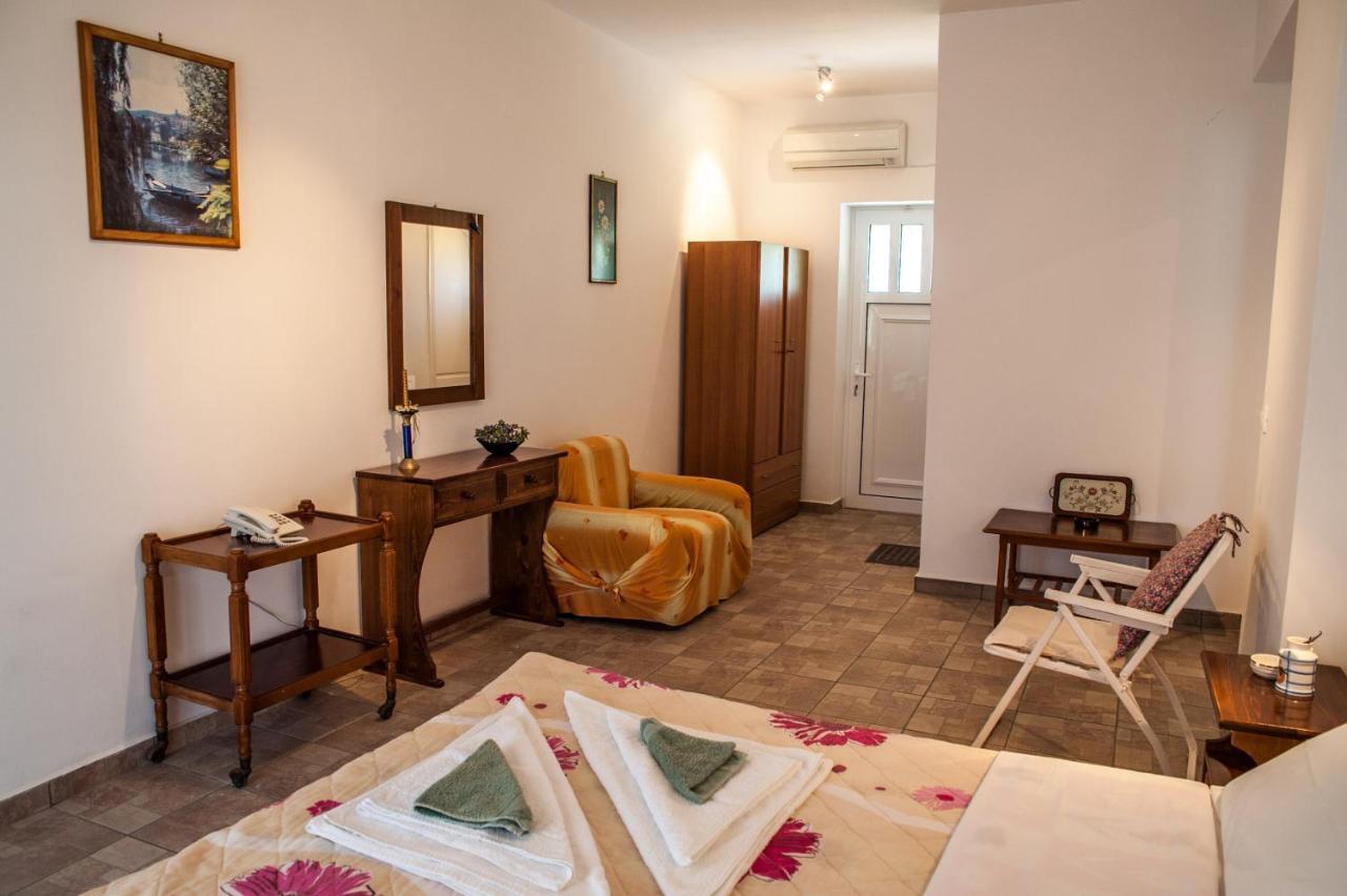 Thimios Rooms Keramiész Kültér fotó
